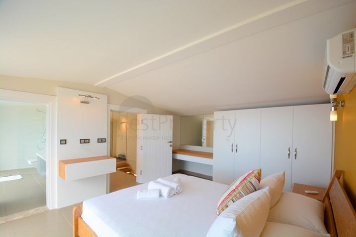 Чарівна вілла з видом на море в Калкані