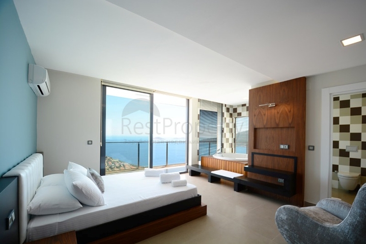 Чарівна вілла з видом на море в Калкані