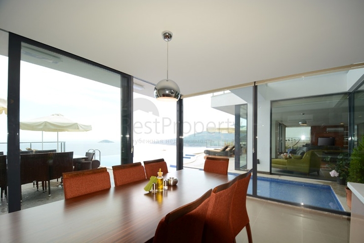 Чарівна вілла з видом на море в Калкані