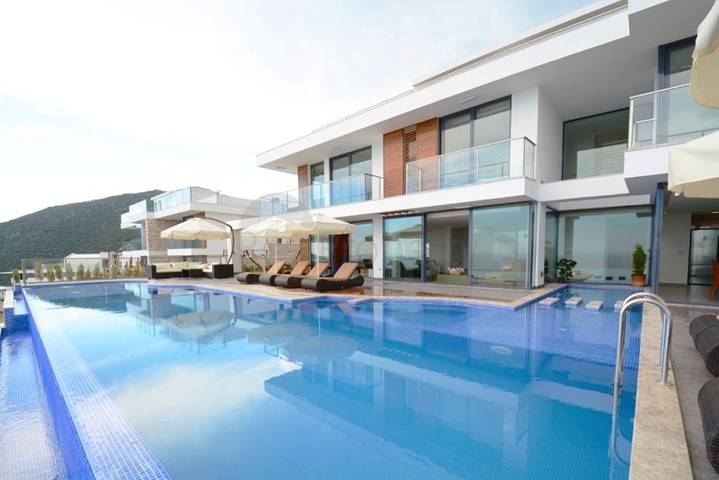 Чарівна вілла з видом на море в Калкані