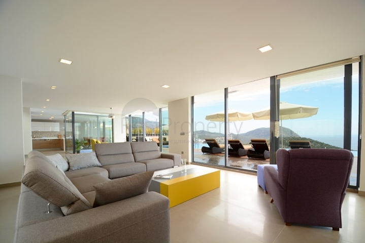 Чарівна вілла з видом на море в Калкані