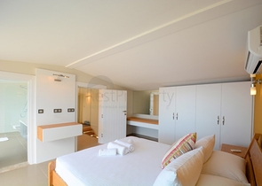 Чарівна вілла з видом на море в Калкані