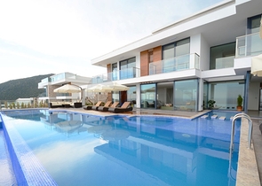 Чарівна вілла з видом на море в Калкані