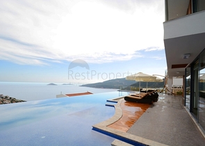 Чарівна вілла з видом на море в Калкані