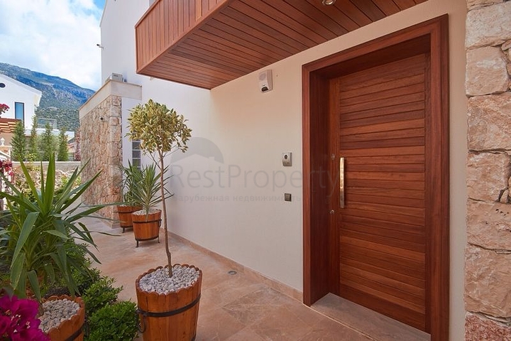 Вілла 4 + 1 з видом на море в Калкані