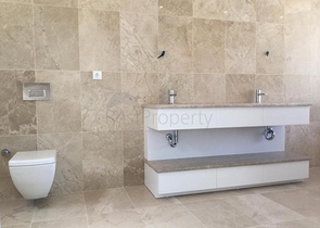 Сучасна вілла з видом на море в Калкані