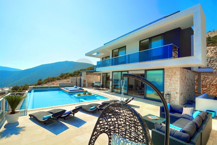 Чудова вілла з видом на море в Калкані