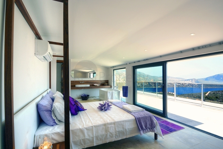 Чудова вілла з видом на море в Калкані