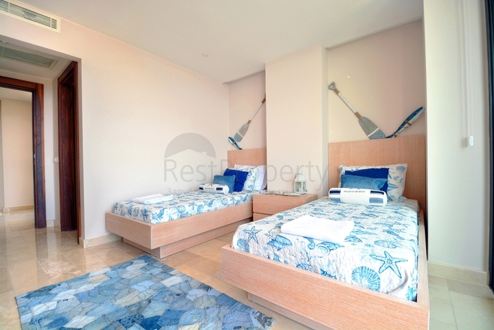 Чудова вілла з видом на море в Калкані