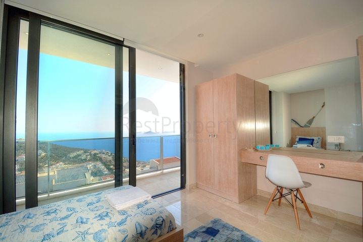 Чудова вілла з видом на море в Калкані