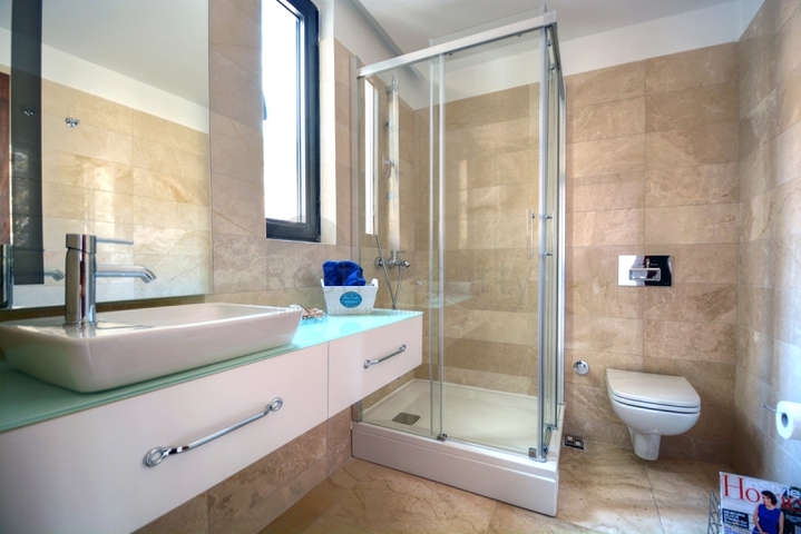 Чудова вілла з видом на море в Калкані