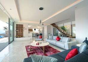 Чудова вілла з видом на море в Калкані