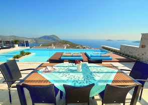 Чудова вілла з видом на море в Калкані