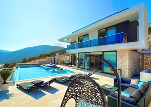 Чудова вілла з видом на море в Калкані