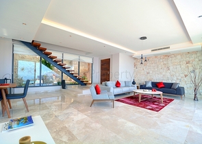 Чудова вілла з видом на море в Калкані