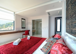 Чудова вілла з видом на море в Калкані