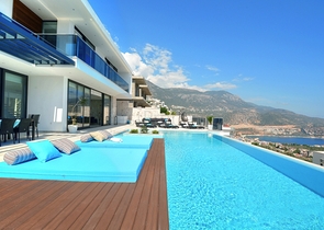 Чудова вілла з видом на море в Калкані