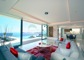 Чудова вілла з видом на море в Калкані