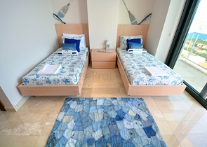 Чудова вілла з видом на море в Калкані