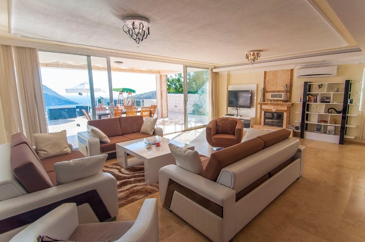 Дивовижна вілла з видом на море в Калкані, Анталія