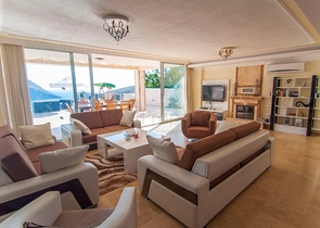 Дивовижна вілла з видом на море в Калкані, Анталія