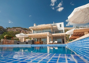 Дивовижна вілла з видом на море в Калкані, Анталія