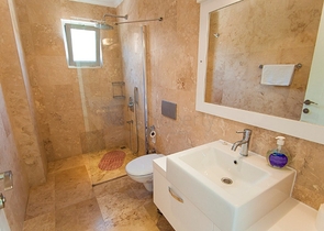 Дивовижна вілла з видом на море в Калкані, Анталія