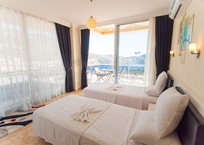 Дивовижна вілла з видом на море в Калкані, Анталія