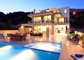 Дивовижна вілла з видом на море в Калкані, Анталія