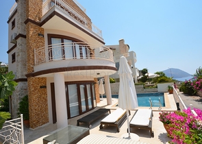          Прекрасна вілла з видом на море в районі Каламар, Калкан  