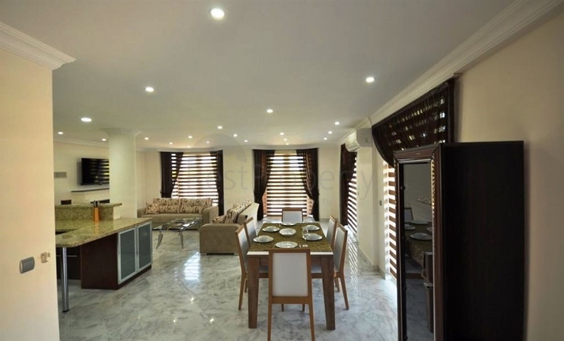 Вілла з власним пляжем і прямим видом на море