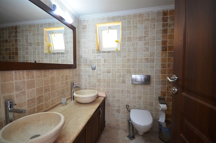 Вілла з власним пляжем і прямим видом на море