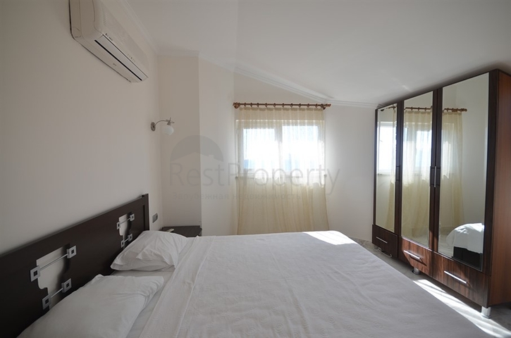 Вілла з власним пляжем і прямим видом на море