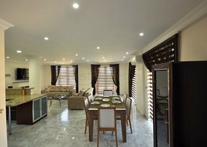 Вілла з власним пляжем і прямим видом на море