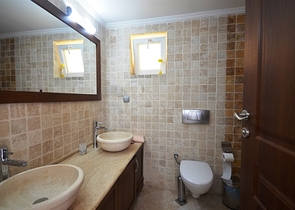 Вілла з власним пляжем і прямим видом на море