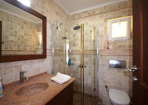 Вілла з власним пляжем і прямим видом на море