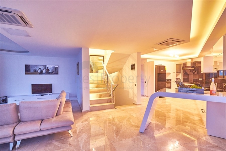 Елітна вілла 5 + 1 в Калкані