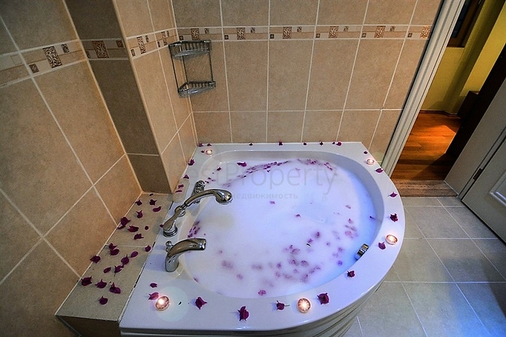 Мебльована вілла в атмосферному Калкані