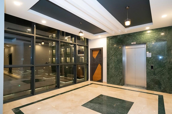 Бізнес-центр в районі, що розвивається Оба