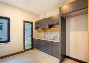 Бізнес-центр в районі, що розвивається Оба