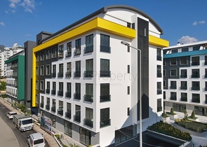 Бізнес-центр в районі, що розвивається Оба