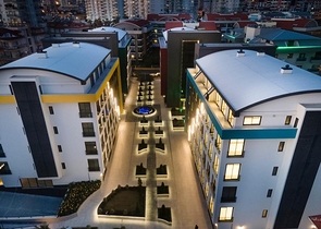 Бізнес-центр в районі, що розвивається Оба