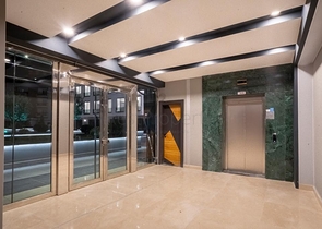 Бізнес-центр в районі, що розвивається Оба