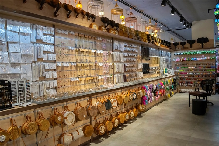 Торгові приміщення в районі Окурджалар