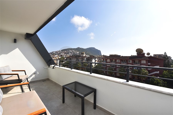 Пентхаус 2 + 1 на оренду в районі пляжу Клеопатри