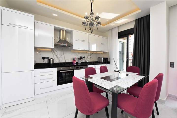 Пентхаус 2 + 1 на оренду в районі пляжу Клеопатри