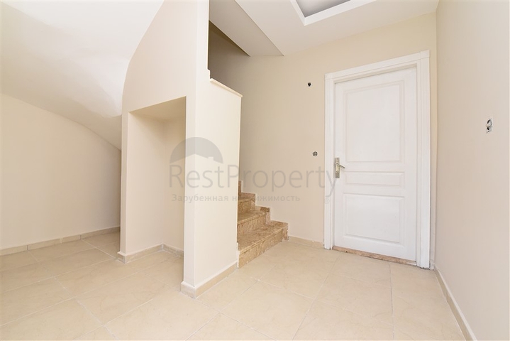 Просторий Дуплекс 3 + 1 в районі Турклер