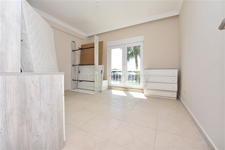 Просторий Дуплекс 3 + 1 в районі Турклер