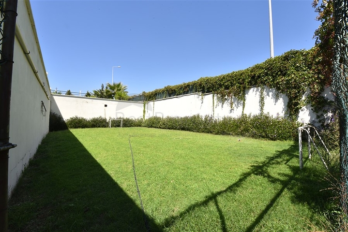 Просторий Дуплекс 3 + 1 в районі Турклер