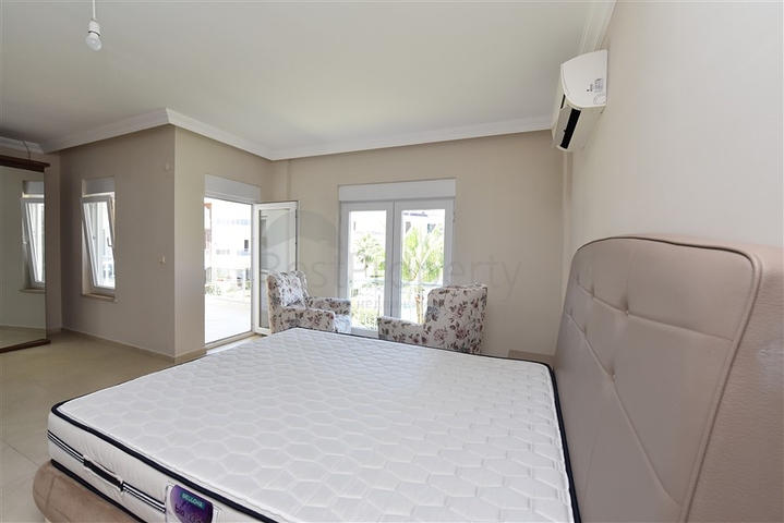 Просторий Дуплекс 3 + 1 в районі Турклер